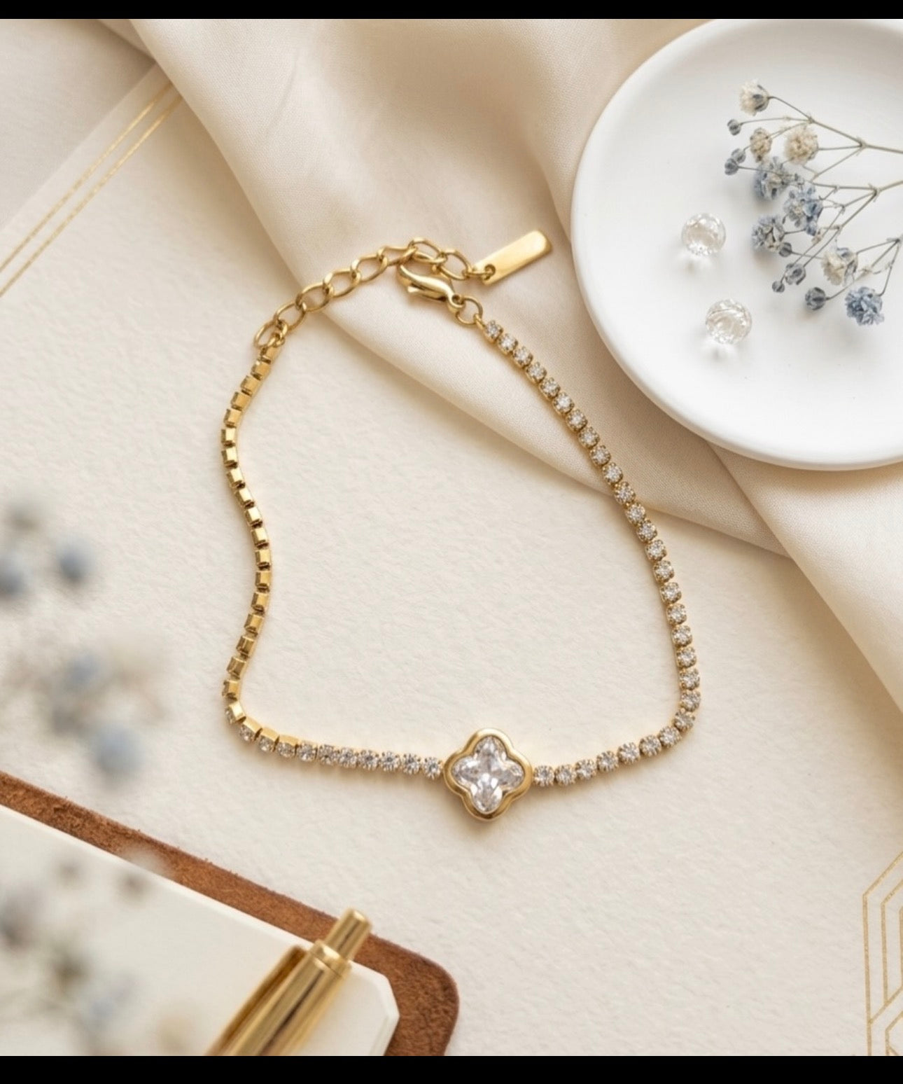 Luna Clover Bracelet