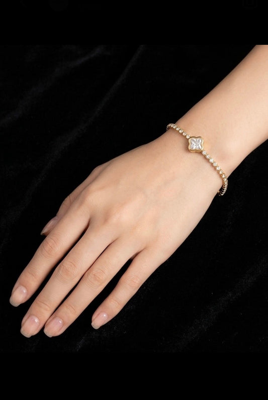 Luna Clover Bracelet